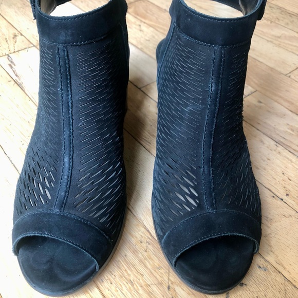 Vince Camaro heeled sandals - Picture 2 of 6